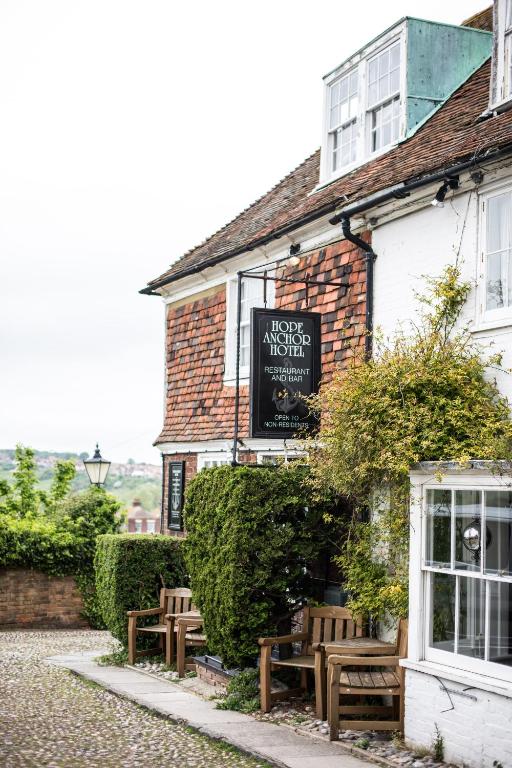 New Malcolm Saville Plaque in Rye