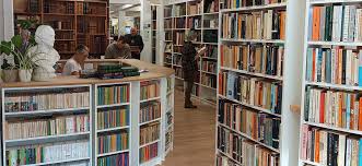 Fans always on the lookout for Saville books!